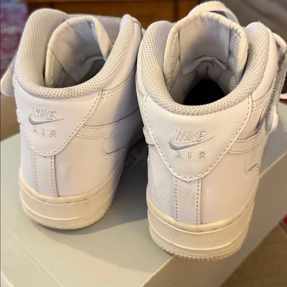 Kids Nike Air Force 1 Mid White sneakers Size 5 Youth 314195-113 (TD)